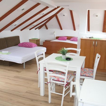 Apartament Novalja And Fun Zewnętrze zdjęcie